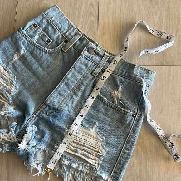 Carmar Denim Los Angeles Helen Shorts Size 24 Distressed - Picture 6 of 10